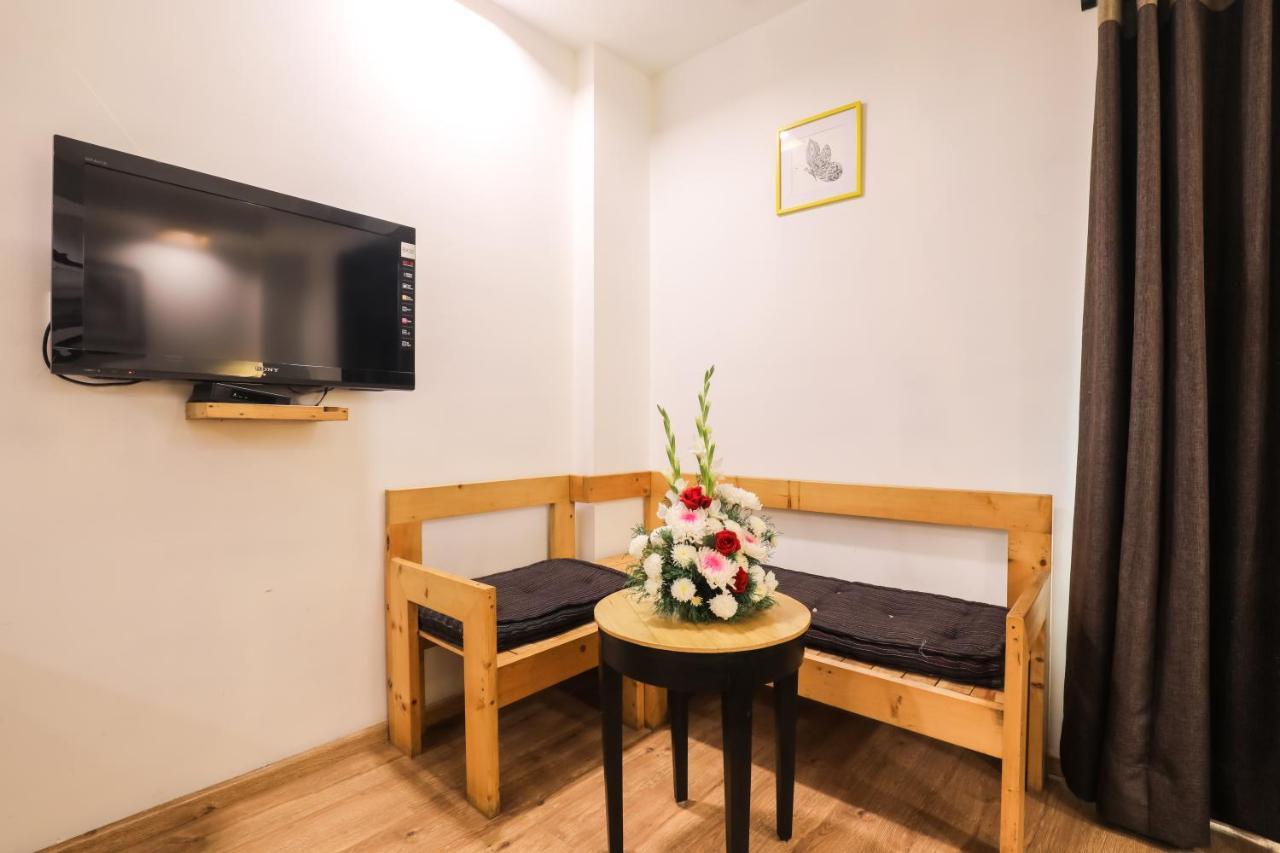 Siesta Basil - Okhla Hotel Ню Делхи Екстериор снимка