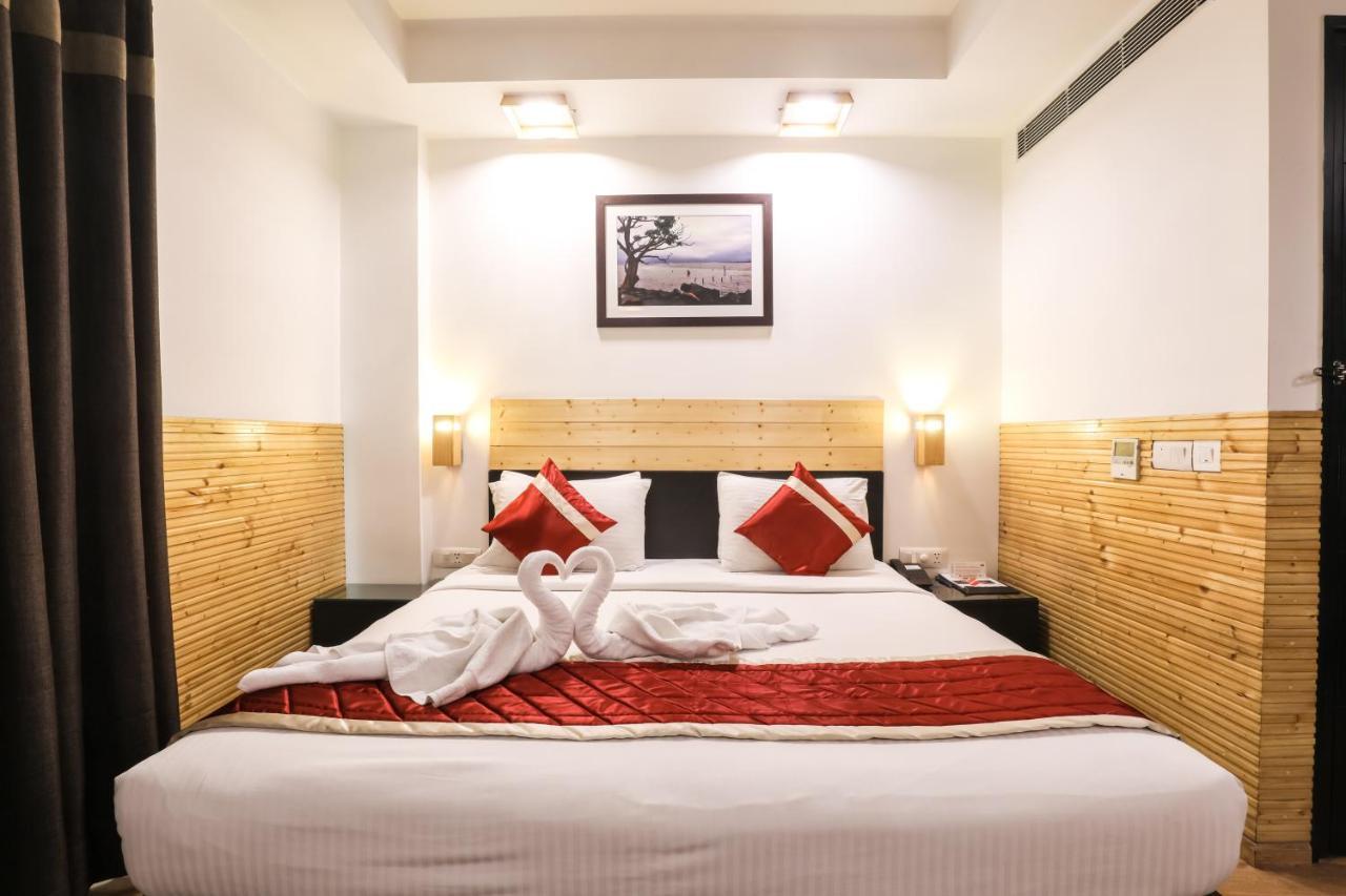 Siesta Basil - Okhla Hotel Ню Делхи Екстериор снимка